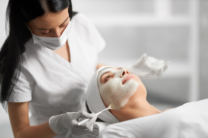 Cosmetología, Curso en Cosmetología