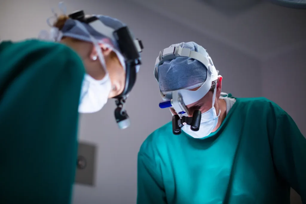 Maestría-en-Retina-Medica-y-Quirurgica-3
