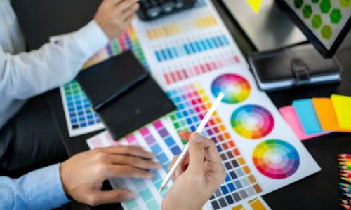 curso de diseño gráfico, diseñadores gráficos, estudiantes, creativos, portafolio, portatiles, programas, nota de corte